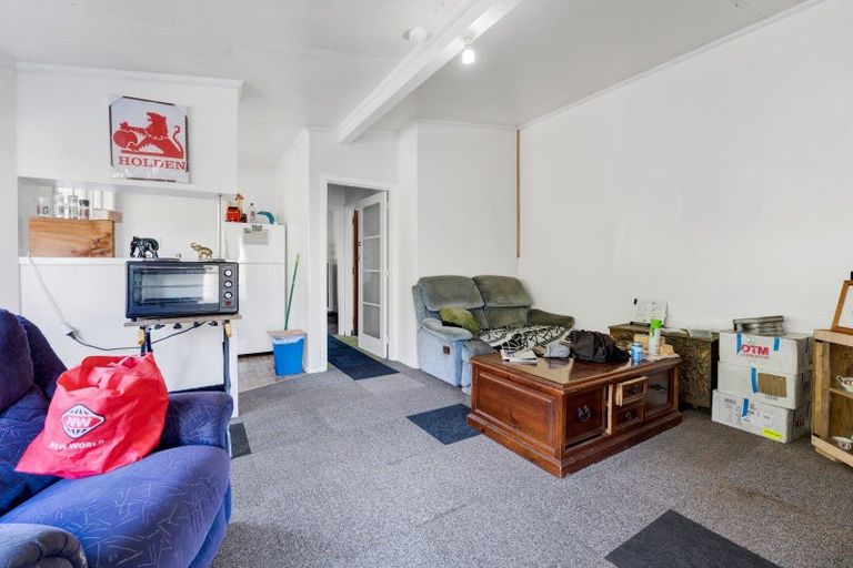 Photo of property in 2 Tawa Street, Gonville, Whanganui, 4501