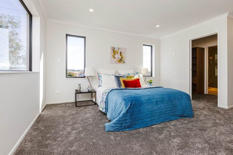 Photo of property in 4/100 Seymour Road, Sunnyvale, Auckland, 0612