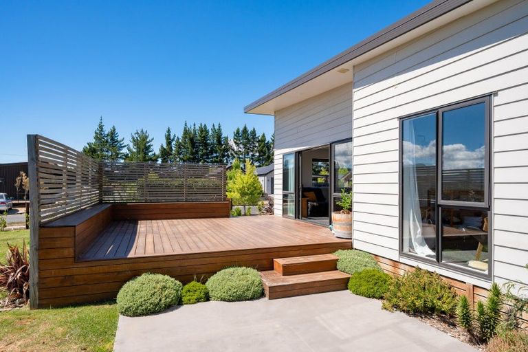 Photo of property in 8 Kingfisher Crescent, Albert Town, Wanaka, 9305