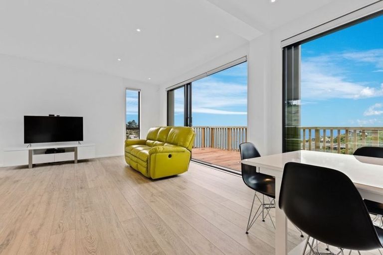 Photo of property in 6 Whiterock Lane, Richmond Hill, Christchurch, 8081