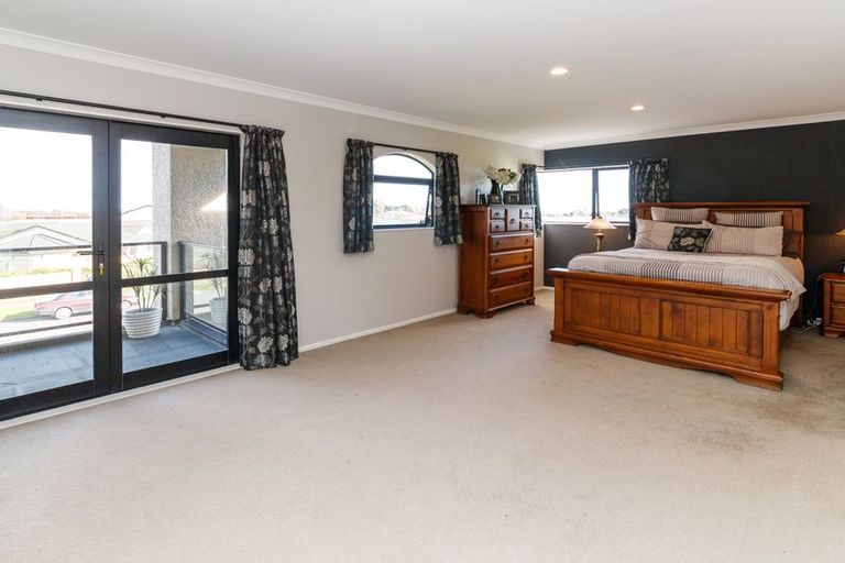 Photo of property in 187 Ruapehu Drive, Fitzherbert, Palmerston North, 4410