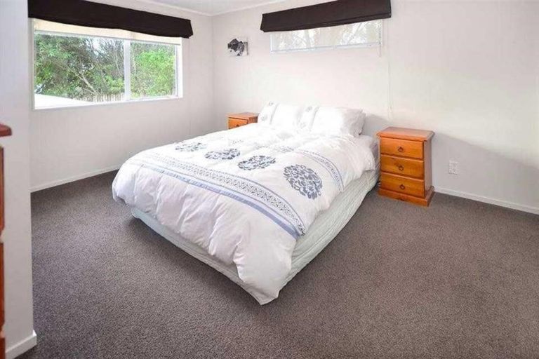 Photo of property in 64 Barbados Drive, Unsworth Heights, Auckland, 0632