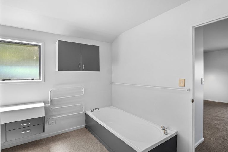 Photo of property in 1/311 Glenfield Road, Glenfield, Auckland, 0629