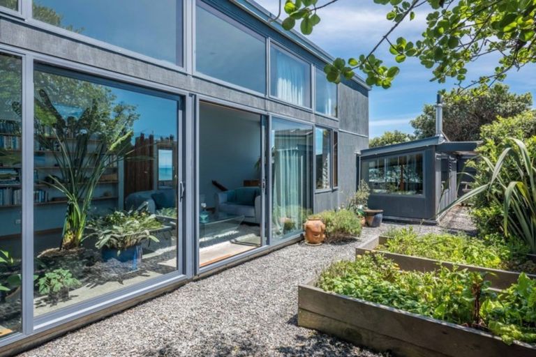 Photo of property in 115 The Parade, Paekakariki, 5034