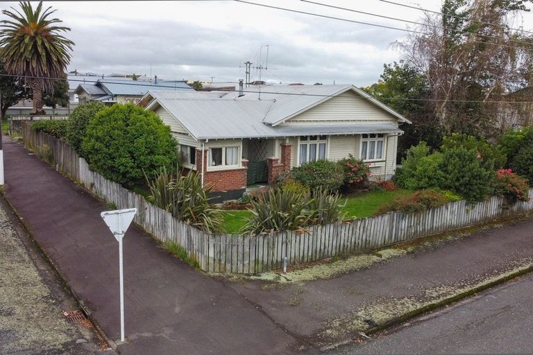 Photo of property in 9 Alma Street, Dannevirke, 4930