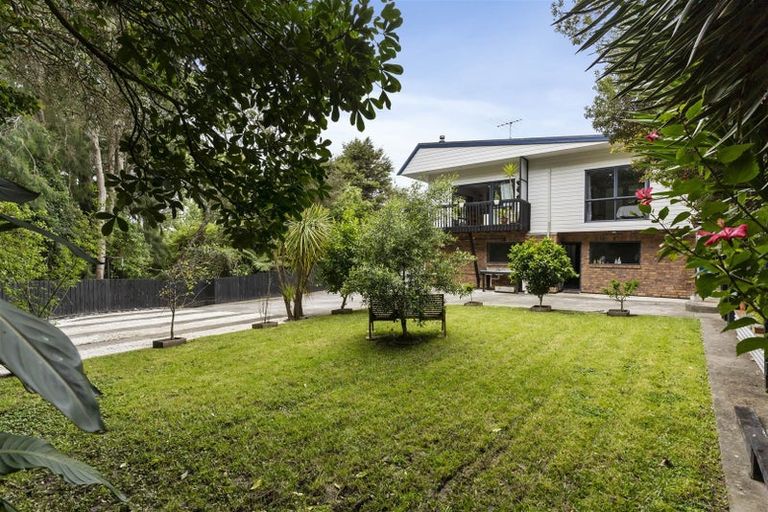 Photo of property in 20a Ocean View Road, Hatfields Beach, Orewa, 0931