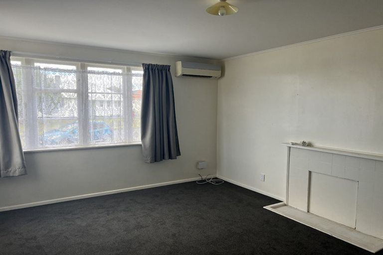 Photo of property in 13 Goldsmith Crescent, Levin, 5510