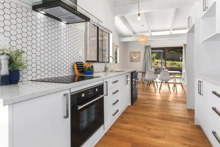 Photo of property in 2 Rainbow Court, Raumati South, Paraparaumu, 5032