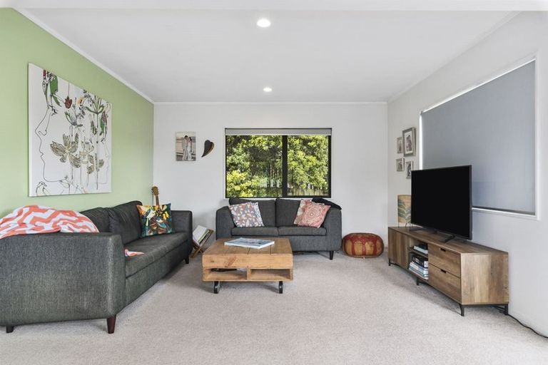Photo of property in 27a Philson Terrace, Browns Bay, Auckland, 0630