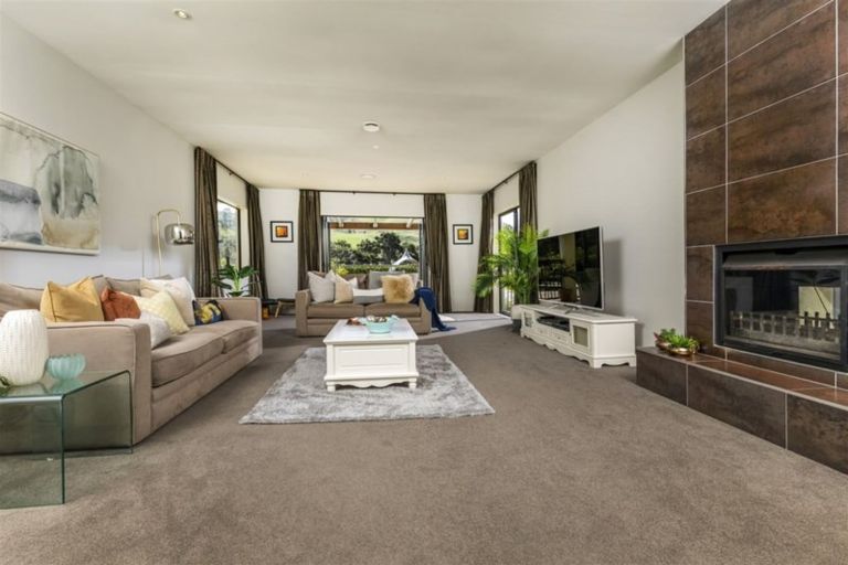 Photo of property in 1030 Peak Road, Helensville, 0875