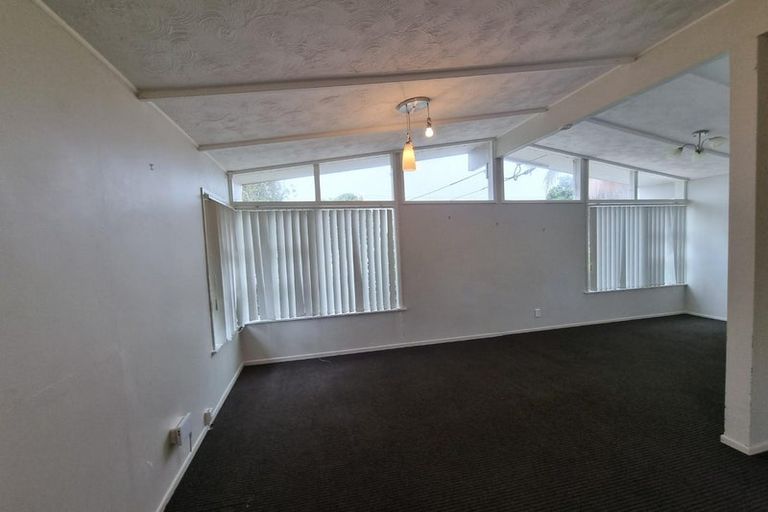 Photo of property in 111 Weymouth Road, Manurewa, Auckland, 2102