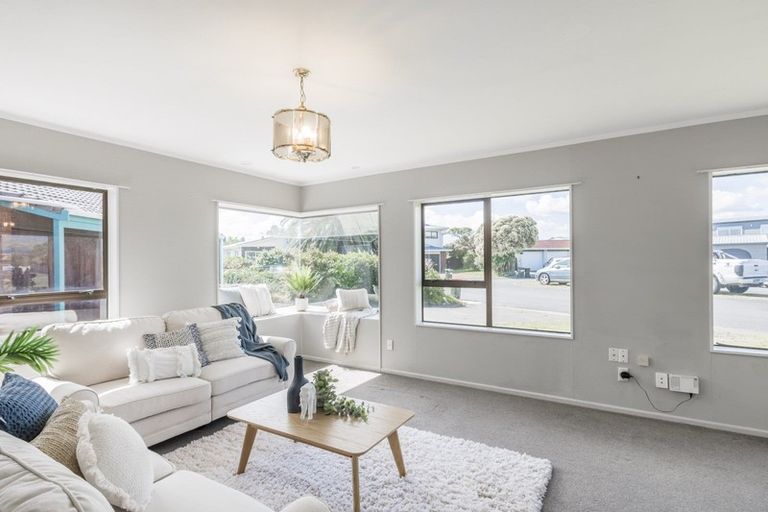 Photo of property in 45 Olive Terrace, Paraparaumu Beach, Paraparaumu, 5032