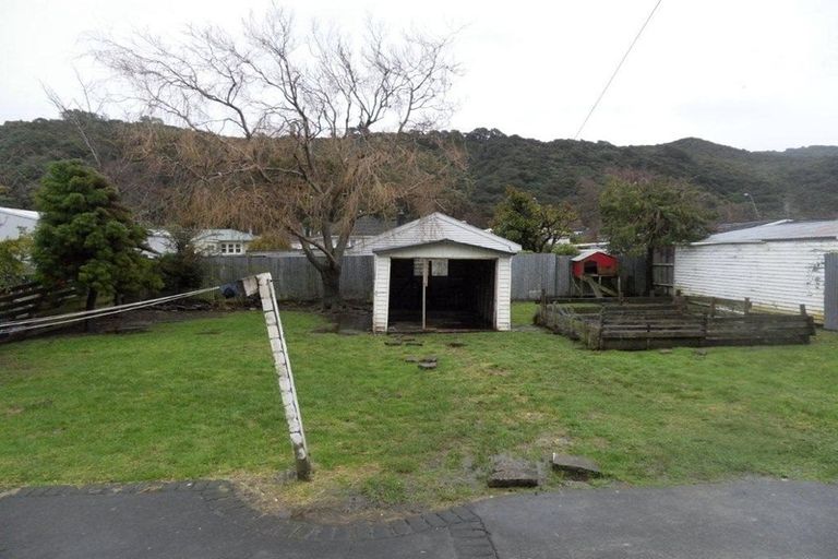 Photo of property in 83 Westminster Road, Wainuiomata, Lower Hutt, 5014