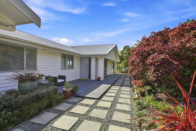 Photo of property in 136 Pinchgut Road, Kaukapakapa, 0873