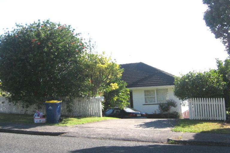 Photo of property in 32 Rosalind Road, Glenfield, Auckland, 0629