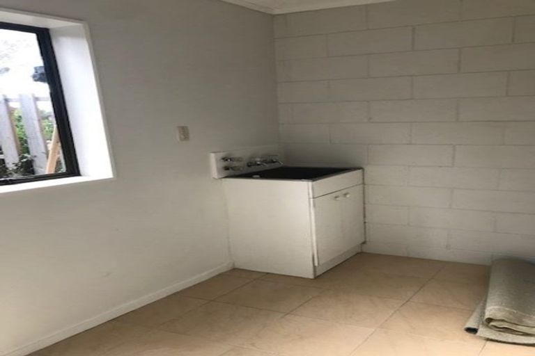 Photo of property in 50b Mirrabooka Avenue, Botany Downs, Auckland, 2010