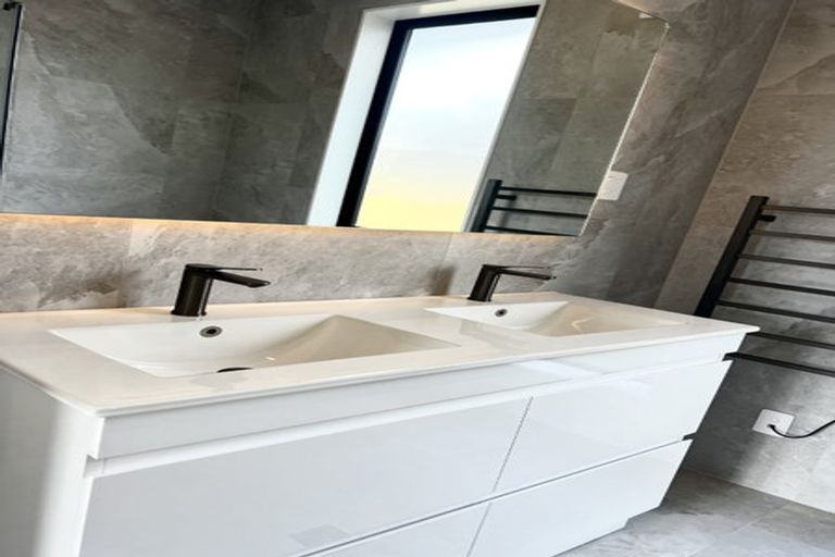 Photo of property in 7 Paihere Street, Huapai, Kumeu, 0810