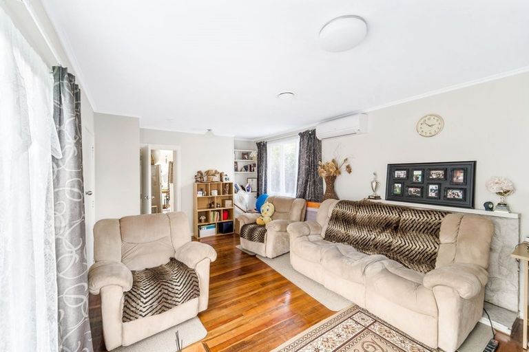 Photo of property in 4 Grainger Road, Te Atatu South, Auckland, 0610