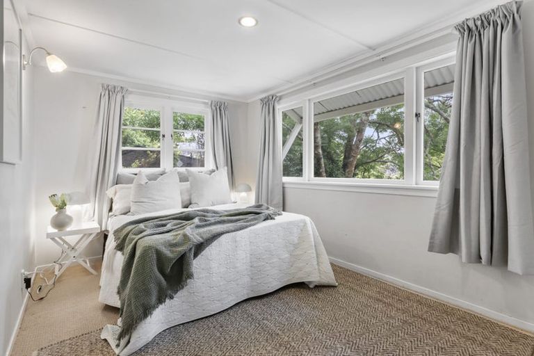 Photo of property in 70 Pleasant Road, Glen Eden, Auckland, 0602