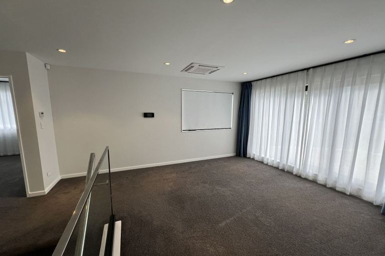 Photo of property in 14a September Place, Forrest Hill, Auckland, 0620
