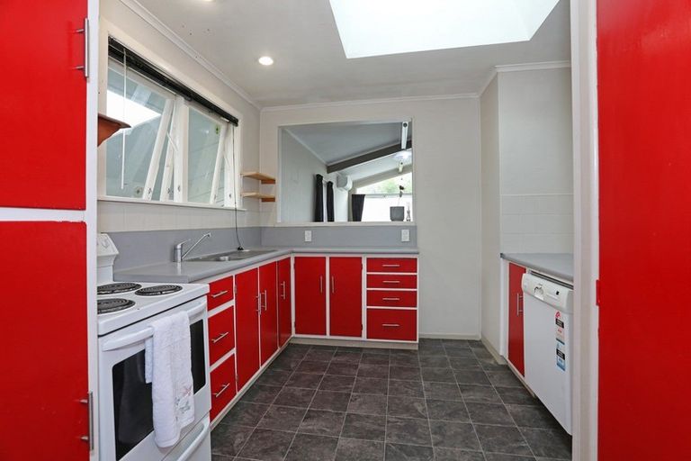 Photo of property in 14 Ongo Road, Hunterville, 4730