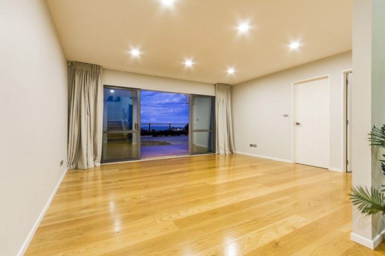 Photo of property in 37 Te Oneroa Way, Long Bay, Auckland, 0630