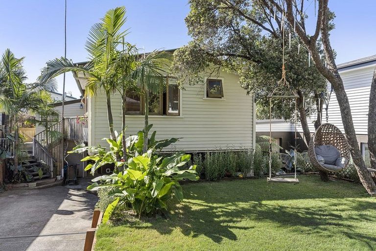 Photo of property in 49 Oceanview Road, Mount Maunganui, 3116