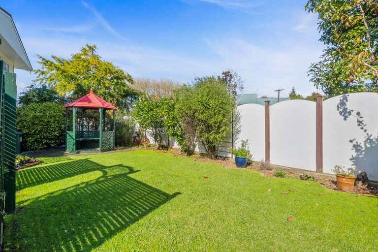 Photo of property in 64 Highbury Drive, Levin, 5510