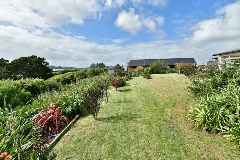 Photo of property in 28 Awatiro Drive, Kaukapakapa, 0871