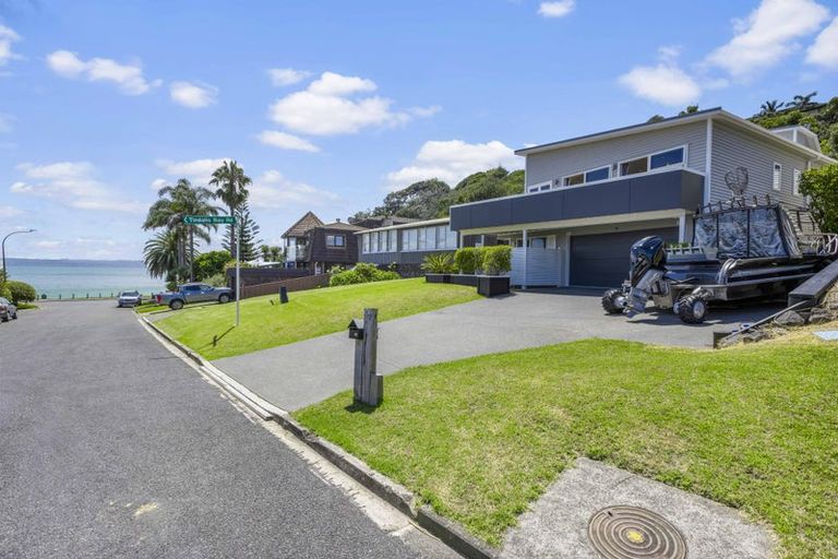 Photo of property in 69 De Luen Avenue, Tindalls Beach, Whangaparaoa, 0930