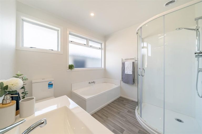 Photo of property in 5a Totara Park Road, Clouston Park, Upper Hutt, 5018