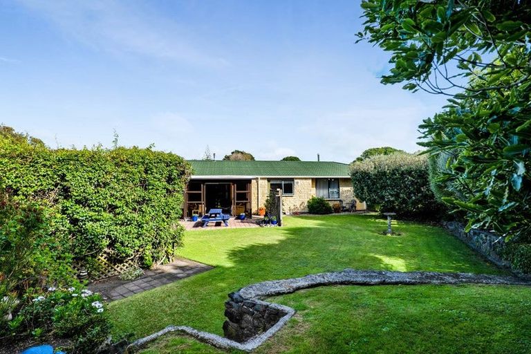 Photo of property in 2 Bronte Place, Whalers Gate, New Plymouth, 4310
