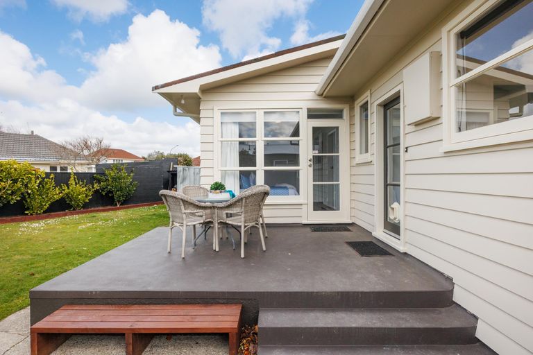 Photo of property in 36 Winston Avenue, Hokowhitu, Palmerston North, 4410