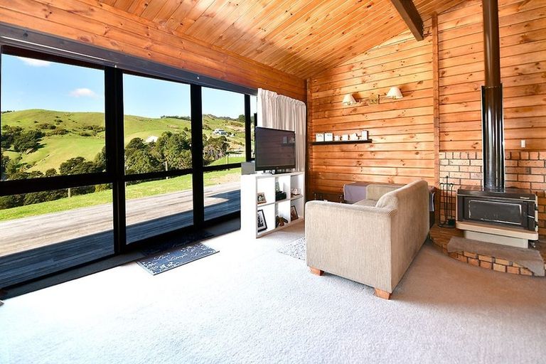 Photo of property in 3020 Kaipara Coast Highway, Glorit, Warkworth, 0984