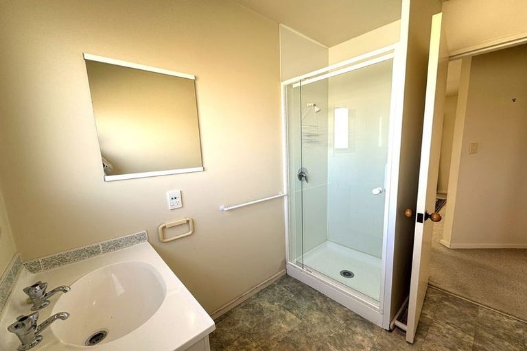 Photo of property in 50d Lanark Street, Balclutha, 9230