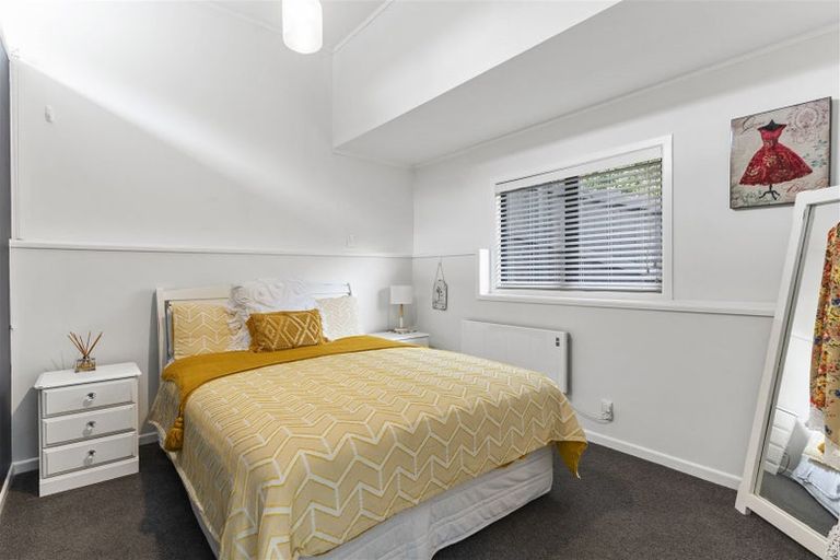 Photo of property in 20a Ocean View Road, Hatfields Beach, Orewa, 0931