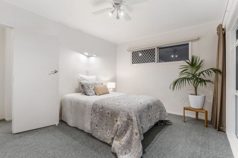 Photo of property in 220 Centreway Road, Orewa, 0931