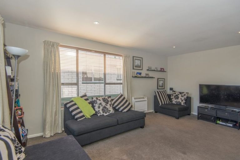 Photo of property in 2/22 Apollo Place, Papanui, Christchurch, 8052