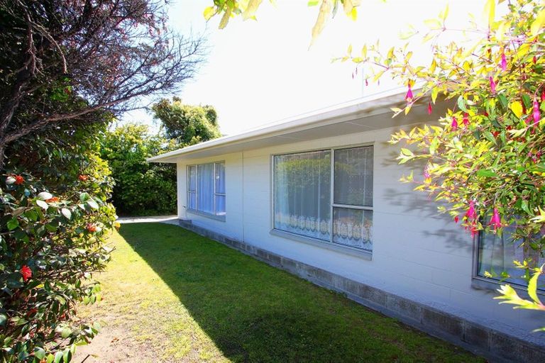 Photo of property in 63 Main Road, Redcliffs, Christchurch, 8081