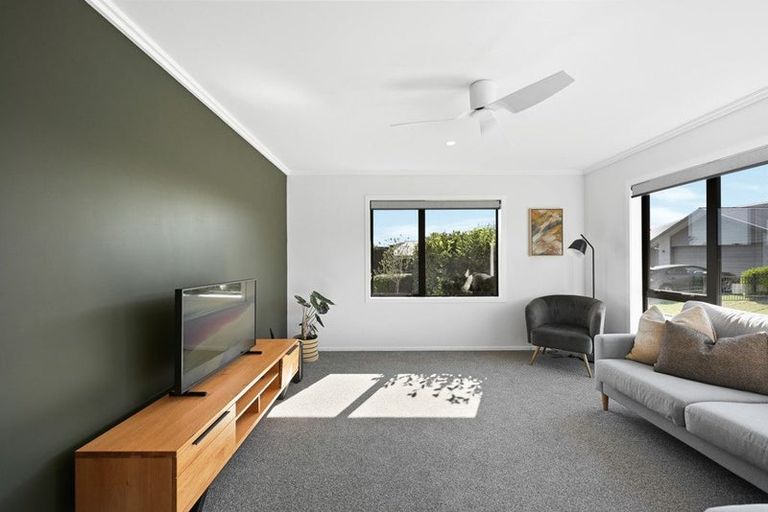 Photo of property in 18a Rose Leigh Drive, Cambridge, 3434