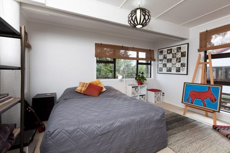 Photo of property in 12 Fairfax Terrace, Frankleigh Park, New Plymouth, 4310