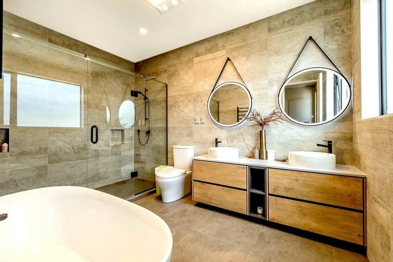 Photo of property in 13 Toanui Road, Hobsonville, Auckland, 0616