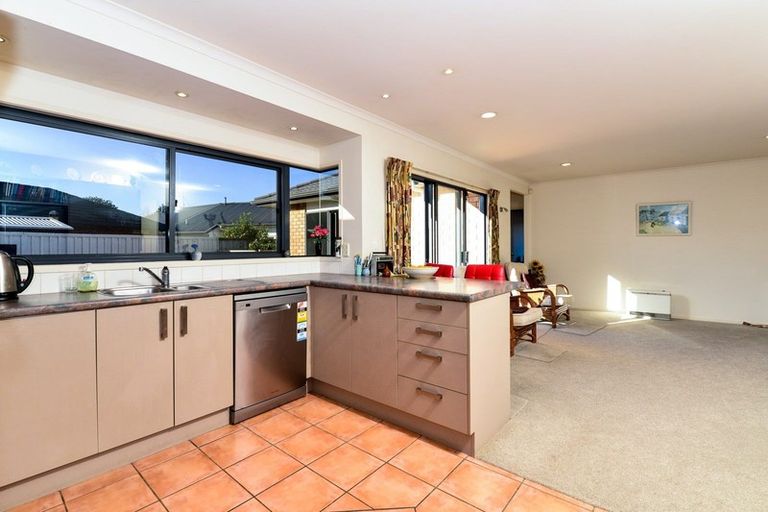 Photo of property in 21 Fendalton Drive, Rototuna, Hamilton, 3210