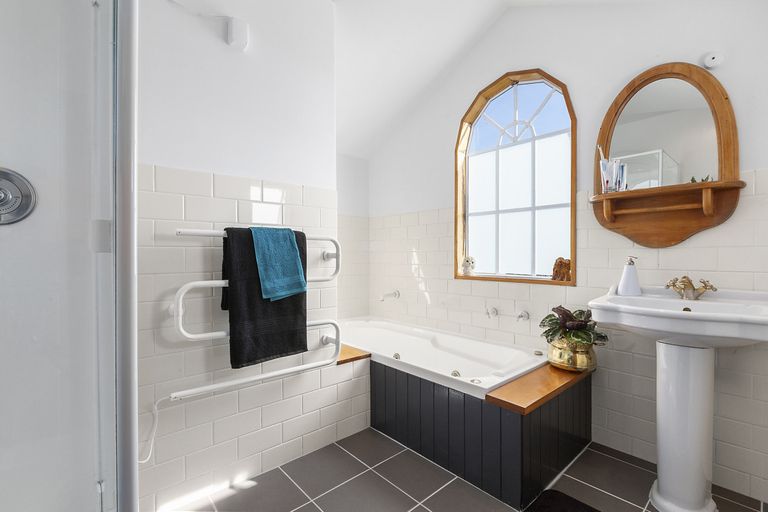 Photo of property in 16 Scoular Street, Maryhill, Dunedin, 9011