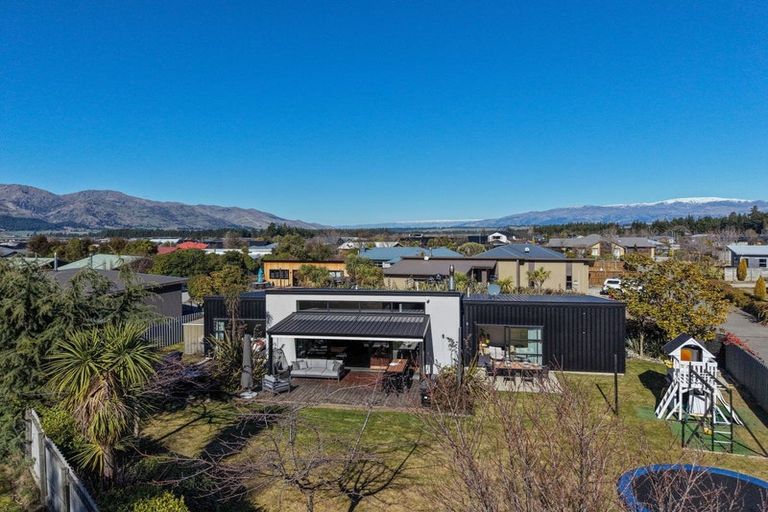Photo of property in 21 Hewson Crescent, Lake Hawea, Wanaka, 9382
