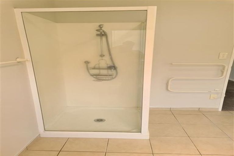 Photo of property in 6 Anrath Close, East Tamaki, Auckland, 2016