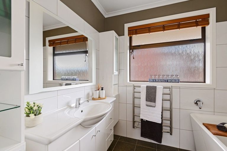 Photo of property in 36 Dyers Pass Road, Cashmere, Christchurch, 8022