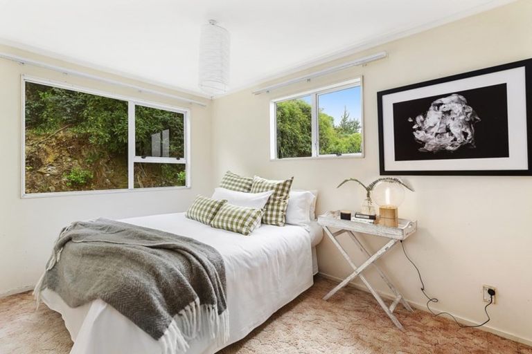 Photo of property in 1 Chequers Way, Crofton Downs, Wellington, 6035