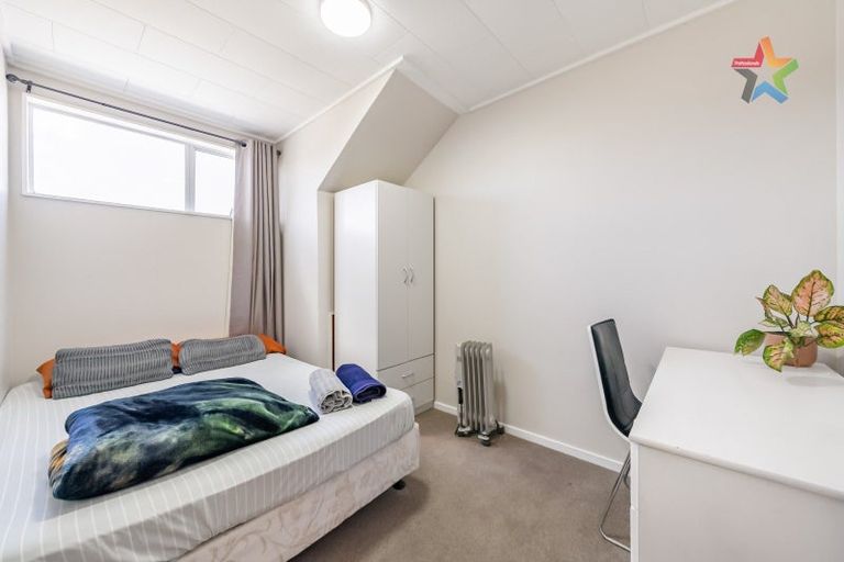 Photo of property in 8b Wai-iti Crescent, Woburn, Lower Hutt, 5010