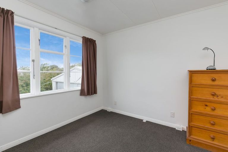 Photo of property in 9 Hollies Crescent, Johnsonville, Wellington, 6037